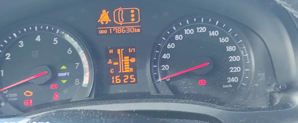 Toyota Avensis cena 49000 przebieg: 179000, rok produkcji 2014 z Mogilno małe 46